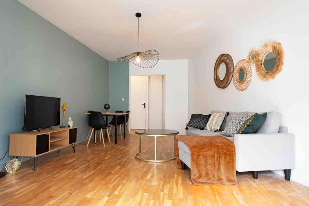 Apartment Avec Jaccuzzi 15 Min Du Centre De Lyon *